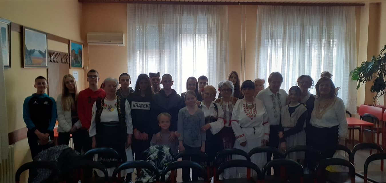 Одељење 6/2 на представи "Србија данас и некада"