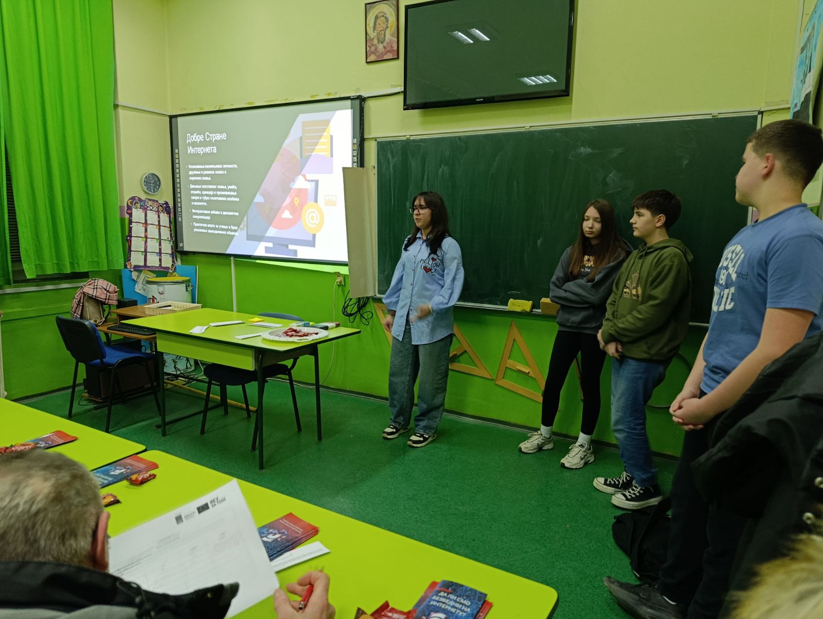 Прилог из наше школе емитован на ТВ "АС" о реализацији пројекта "Адолесценти у акцији - борба против дигиталног насиља"