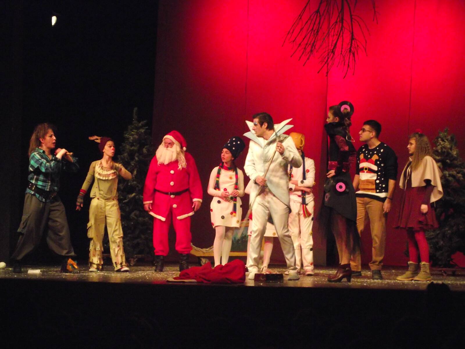 „Новогодовштине“ у Шабачком позоришту