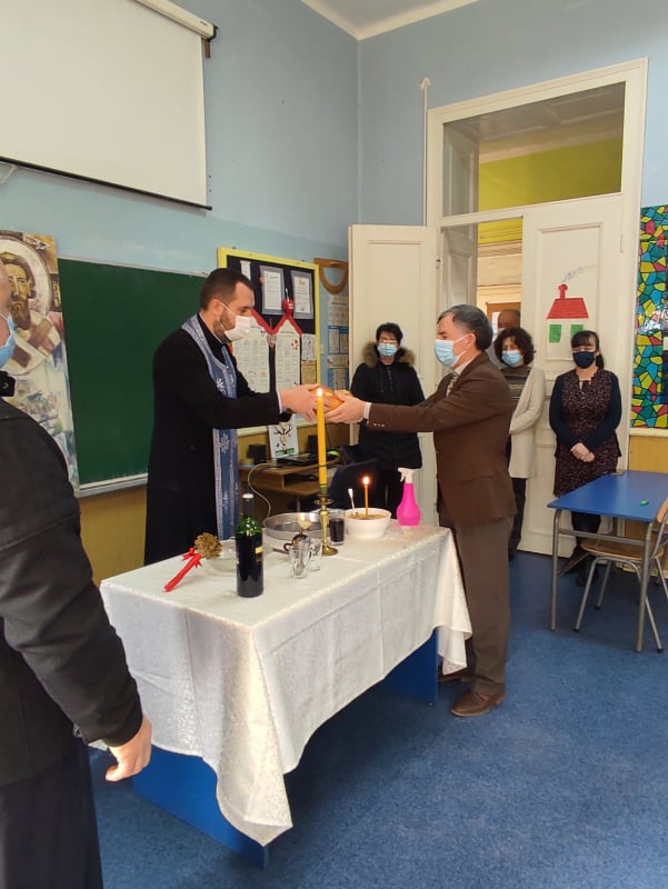 Свети Сава 2022. Ломљење славског колача у матичној школи